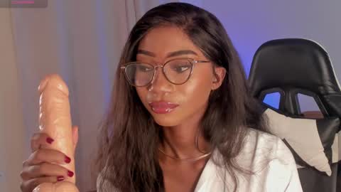 Snapshot of savannahwildee chatting on 02.09.25 Savannahwildee online show from 02.09.25