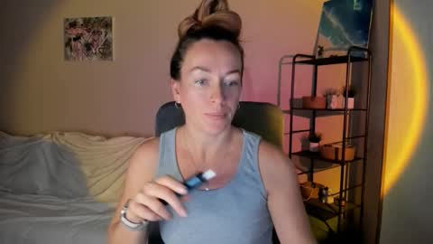 Snapshot of save_the_qween chatting on 10.06.25 save the qween online show from 10.06.25