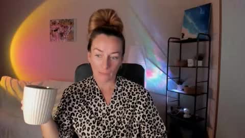 Snapshot of save_the_qween chatting on 10.15.25 save the qween online show from 10.15.25