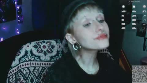 Snapshot of say_mary chatting on 05.09.26 pronoun she. name Mary. age 21. online show from 05.09.26
