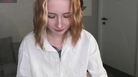 Kira  GMT 7 Mon Thu-Sun  0800am-0200pm  online show from 12.18.25