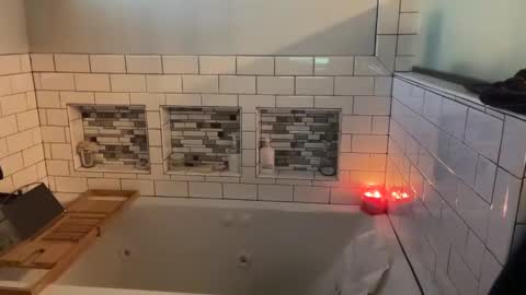 Good Girls Say Please...and Thank You online show from 01.12.25