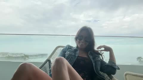 Good Girls Say Please...and Thank You online show from 09.22.25