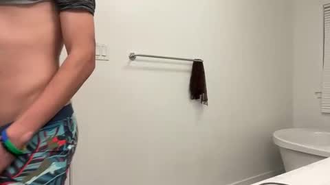 Snapshot of sbouchikh03 chatting on 12.21.25 sbouchikh03 online show from 12.21.25