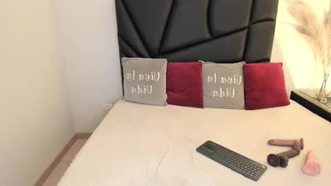 scarbadgirl_ online show from 10.06.25