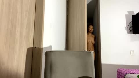 scarle222421 online show from 12.25.24