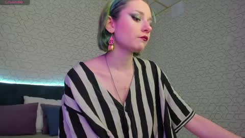 Snapshot of scarle_whisper chatting on 05.13.26 Emmy online show from 05.13.26