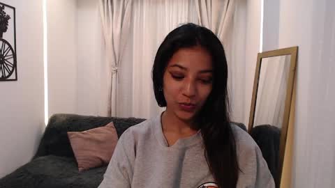 Snapshot of scarleet_miaa chatting on 05.14.26 Scaelet Mia online show from 05.14.26