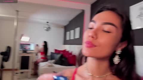 Scarlet online show from 09.19.25