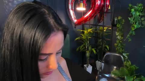 Scarlet Edwars online show from 02.28.25