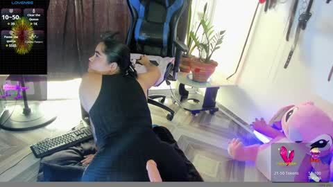Snapshot of scarlet_kennedy98 chatting on 01.04.25 scarlet taylor kennedy online show from 01.04.25