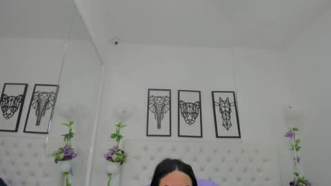 Snapshot of scarlet_stan22 chatting on 02.05.25 Isa online show from 02.05.25