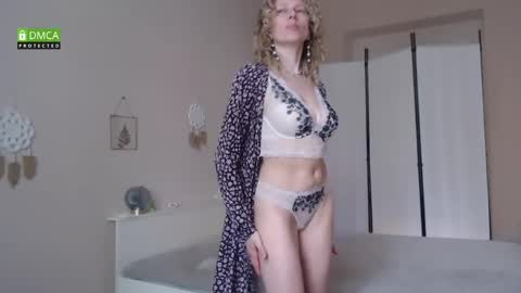 Snapshot of scarlet_sweety chatting on 05.21.26 scarlet_sweety online show from 05.21.26