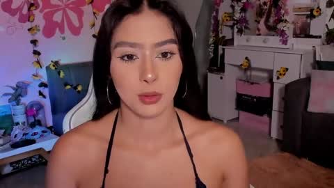 Snapshot of scarlet_villamizar chatting on 04.23.26 SCARLET online show from 04.23.26