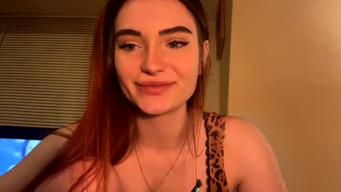 Snapshot of scarletbean chatting on 01.24.25 scarletbean online show from 01.24.25