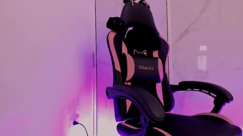 Scarlet online show from 04.02.26