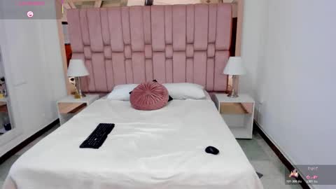 Scarlet online show from 01.05.26