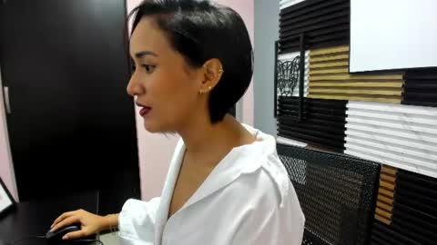 Snapshot of scarlethfoxx_ chatting on 06.18.26 scarlethfoxx_ online show from 06.18.26
