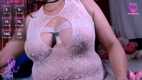 Snapshot of scarlethh_hott chatting on 10.23.25 scarlethh hott online show from 10.23.25
