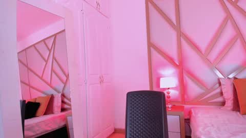 Scarlet online show from 12.21.24