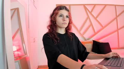 Scarlet online show from 12.25.24