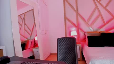 Scarlet online show from 12.29.24