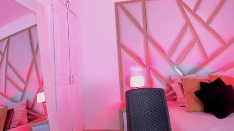 Scarlet online show from 01.04.25