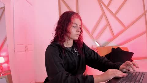 Scarlet online show from 01.07.25