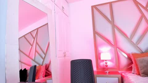 Scarlet online show from 01.30.25