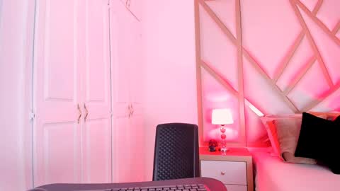 Scarlet online show from 02.05.25