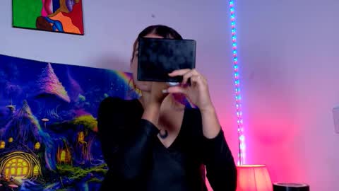 Scarlet online show from 09.15.25