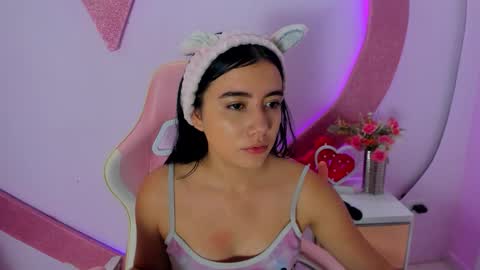 Snapshot of scarletrose7 chatting on 01.13.26 Rose online show from 01.13.26