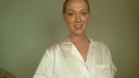 Snapshot of scarletsatine chatting on 02.10.25 Scarlet Satine online show from 02.10.25