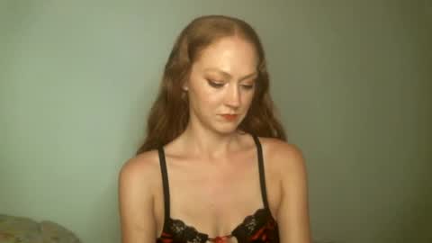 Snapshot of scarletsatine chatting on 02.25.25 Scarlet Satine online show from 02.25.25