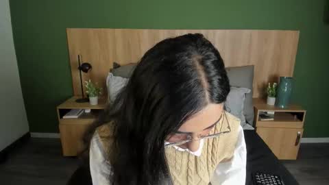 Scarlett  online show from 12.18.25