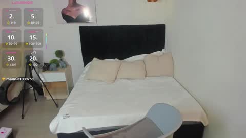 Snapshot of scarlett__bell chatting on 10.25.25 Scarlett online show from 10.25.25