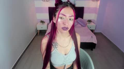 Snapshot of scarlett__bell chatting on 11.20.25 Scarlett online show from 11.20.25