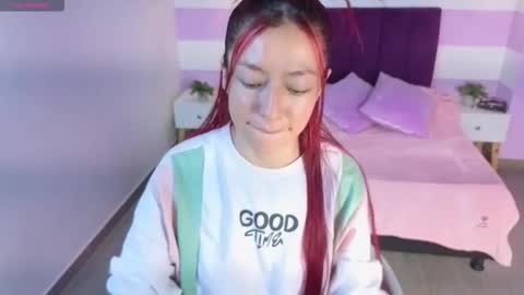 Snapshot of scarlett__bell chatting on 11.24.25 Scarlett online show from 11.24.25