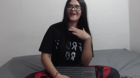 Snapshot of scarlett__cherry_ chatting on 05.17.26 Scarlett online show from 05.17.26