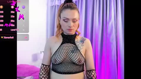 Snapshot of scarlett_blake11 chatting on 09.19.25 scarlett_blake11 online show from 09.19.25