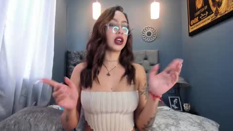 Snapshot of scarlett_buttock chatting on 10.14.25 Scarlett online show from 10.14.25