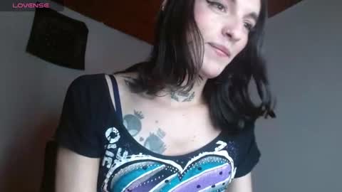 Snapshot of scarlett_crastrawberry chatting on 06.25.26 scarlet online show from 06.25.26