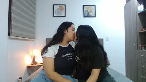 Scarlett and Jazmin online show from 04.11.26