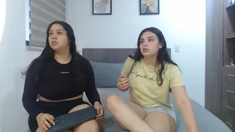 Scarlett and Jazmin online show from 04.27.26