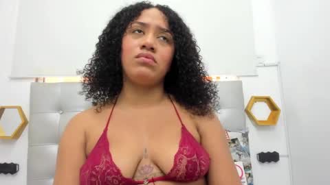 Snapshot of scarlett_fox20 chatting on 01.03.25 scarlett_fox20 online show from 01.03.25