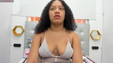 Snapshot of scarlett_fox20 chatting on 02.09.25 scarlett_fox20 online show from 02.09.25