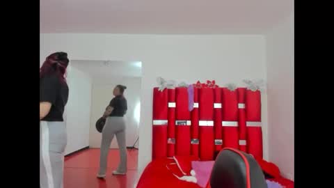 Snapshot of scarlett_red_11 chatting on 05.18.26 scarlett_red_11 online show from 05.18.26