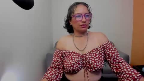 Snapshot of scarlett_sax chatting on 06.10.26 Scarlett sax online show from 06.10.26
