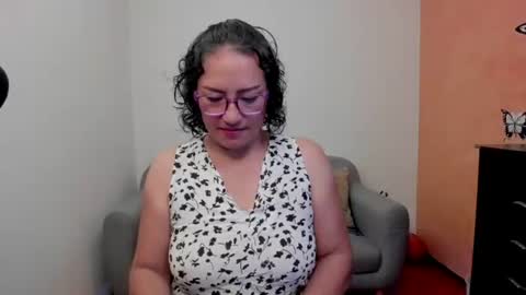 Snapshot of scarlett_sax chatting on 06.19.26 Scarlett sax online show from 06.19.26