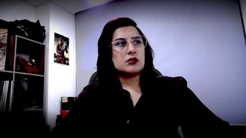 Snapshot of scarlett_sen chatting on 03.27.26 Mistress Scarlett online show from 03.27.26
